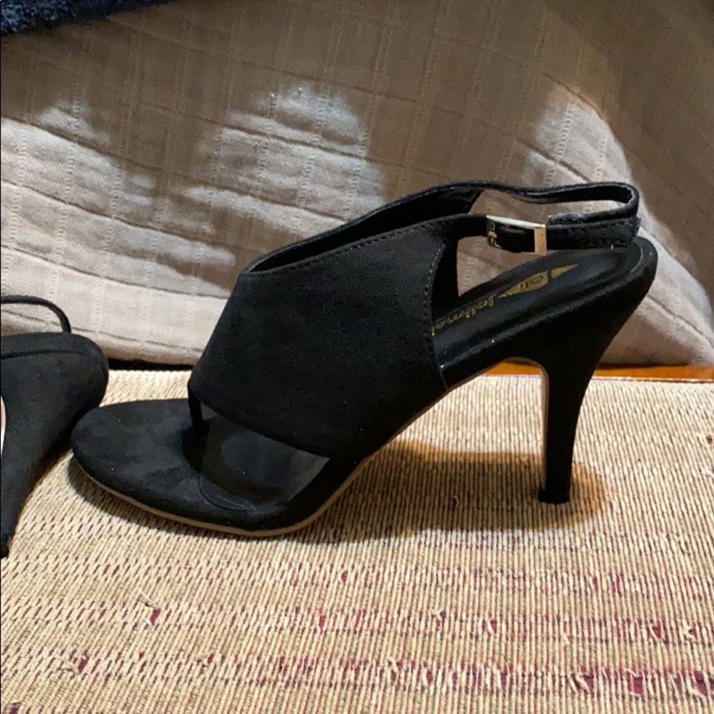 Sandals - Picture 2 of 3